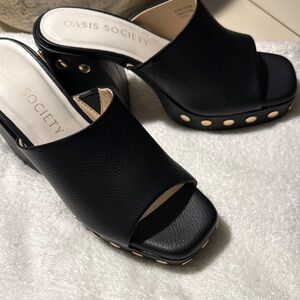 Oasis Society mule